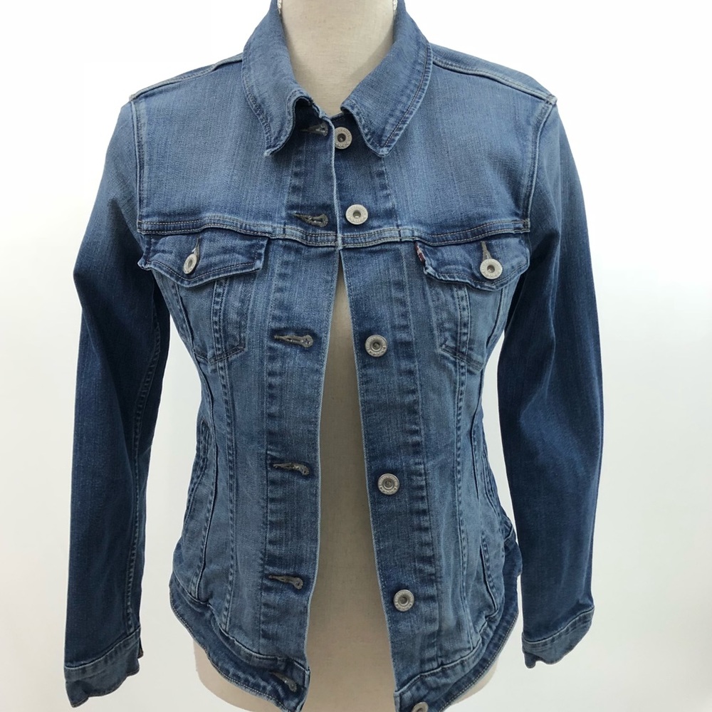 LEVI’S Button Front Distressed Denim Jean Jacket